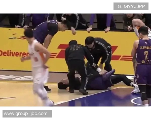 沈梓捷复出后再次崴脚记者称脚踝问题不严重未去医院检查